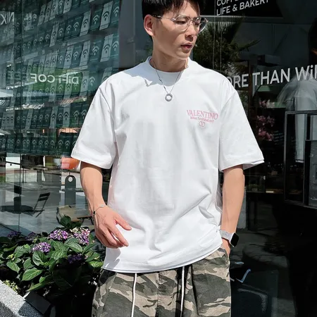 ヴァレンティノ Tシャツ