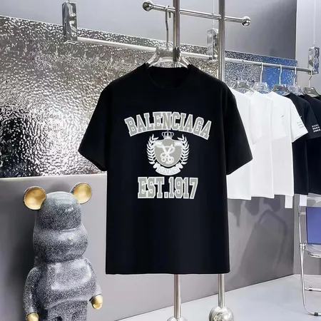 バレンシアガ Tシャツ