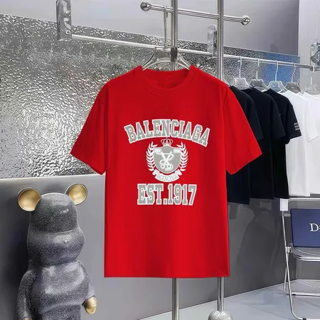 バレンシアガ Tシャツ