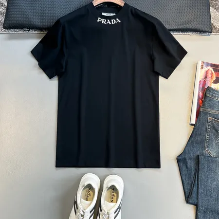 プラダ Tシャツ