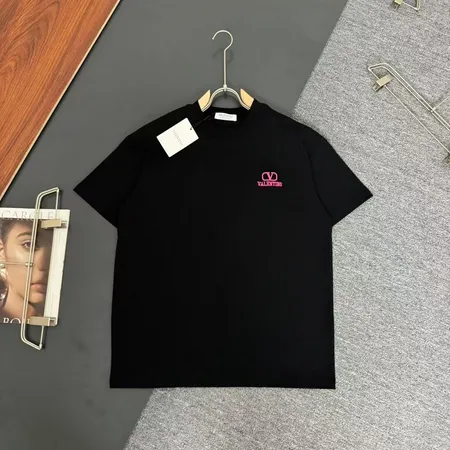 ヴァレンティノ Tシャツ