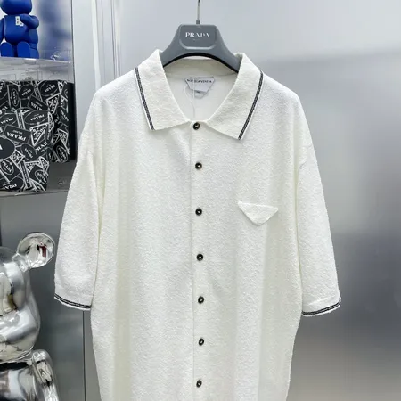 オフホワイト シャツ