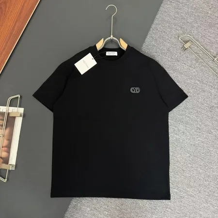 ヴァレンティノ Tシャツ