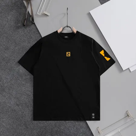 フェンディ Tシャツ