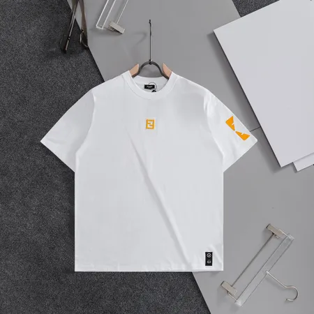 フェンディ Tシャツ