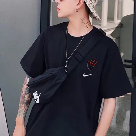 ナイキ Tシャツ