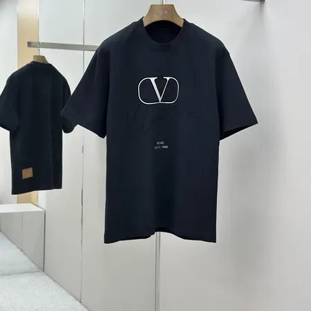 ヴァレンティノ Tシャツ