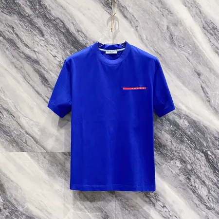 プラダ Tシャツ