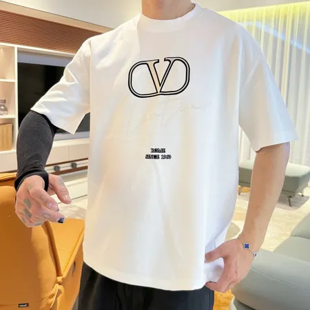 ヴァレンティノ Tシャツ