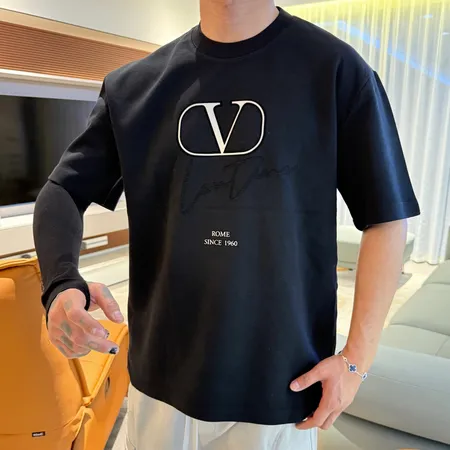 ヴァレンティノ Tシャツ