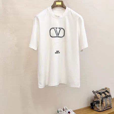 ヴァレンティノ Tシャツ