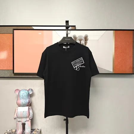 ヴァレンティノ Tシャツ