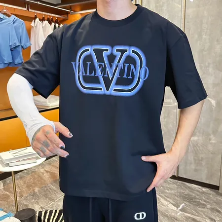 ヴァレンティノ Tシャツ