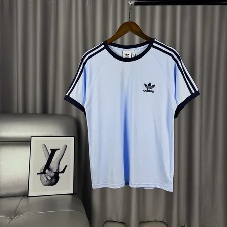 アディダス Tシャツ