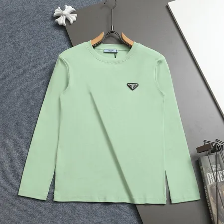 プラダ Tシャツ