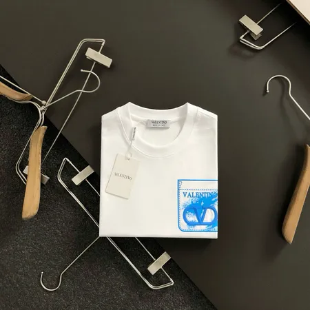 ヴァレンティノ Tシャツ