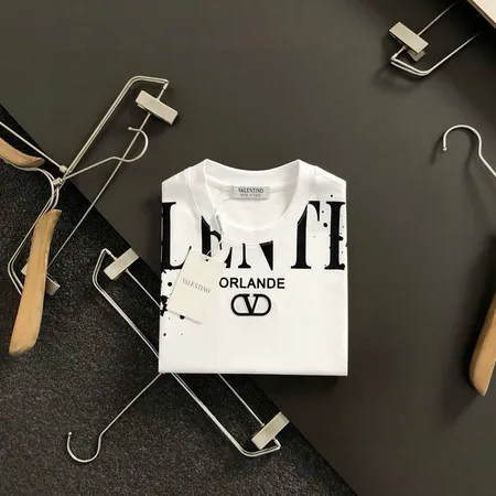 ヴァレンティノ Tシャツ