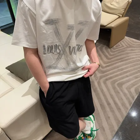 ルイヴィトン Tシャツ