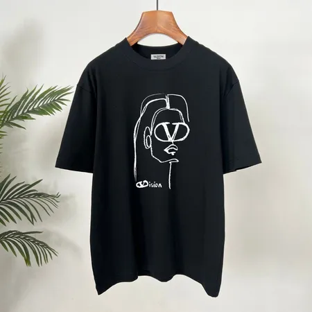 ヴァレンティノ Tシャツ