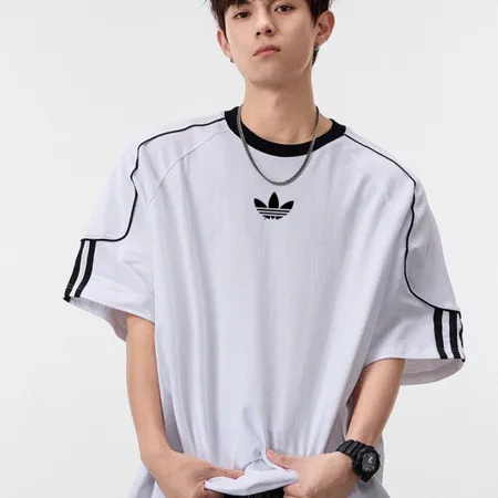 アディダス Tシャツ