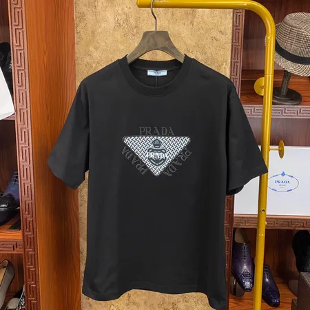 プラダ Tシャツ