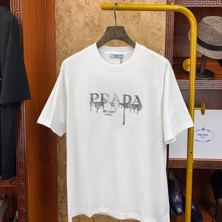 プラダ Tシャツ
