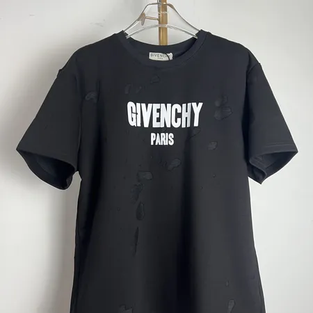 ジバンシィ Tシャツ