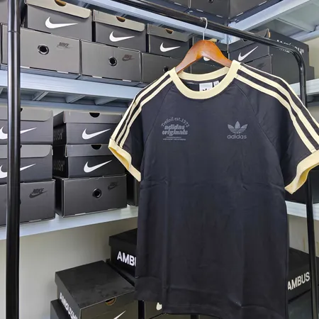 アディダス Tシャツ