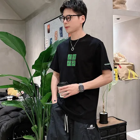 ジバンシィ Tシャツ