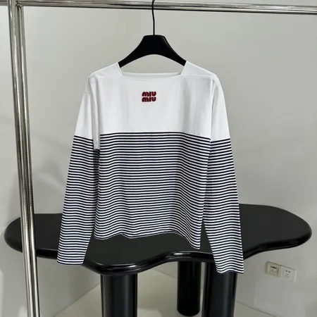 ミュウミュウ Tシャツ