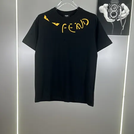 フェンディ Tシャツ