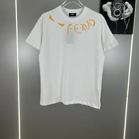 フェンディ Tシャツ