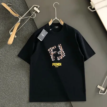 フェンディ Tシャツ