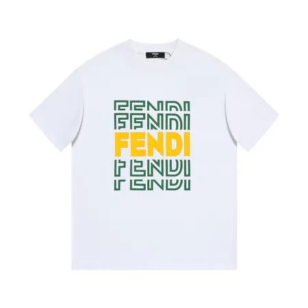 フェンディ Tシャツ