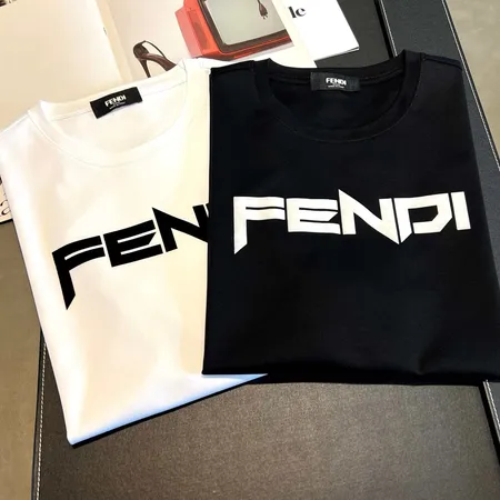 フェンディ Tシャツ