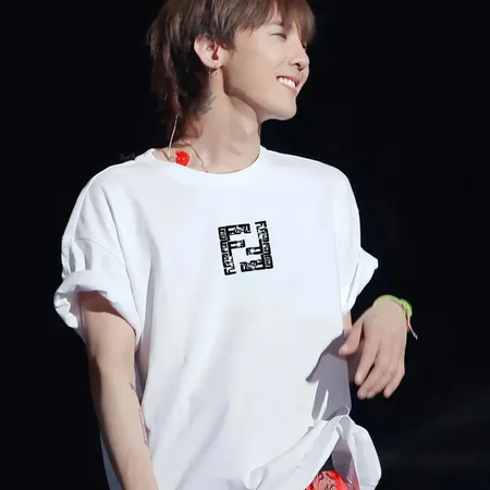 フェンディ Tシャツ