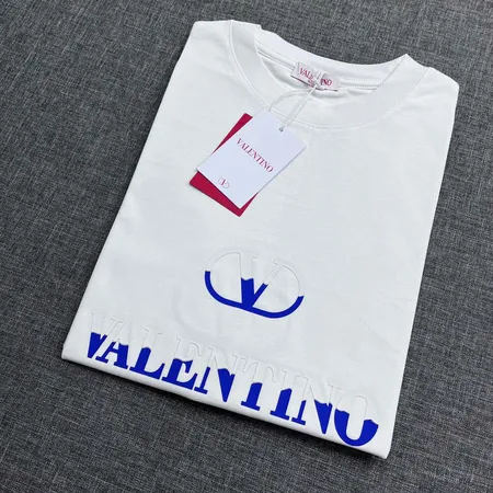 ヴァレンティノ Tシャツ