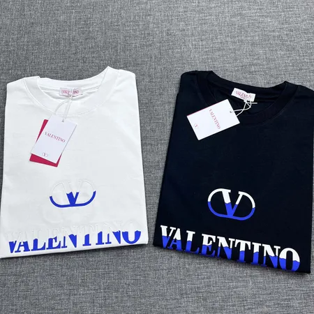 ヴァレンティノ Tシャツ