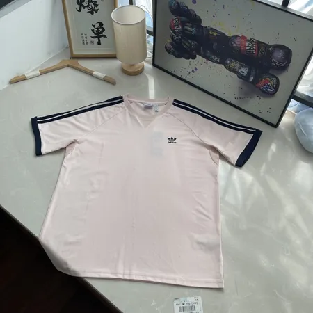 アディダス Tシャツ