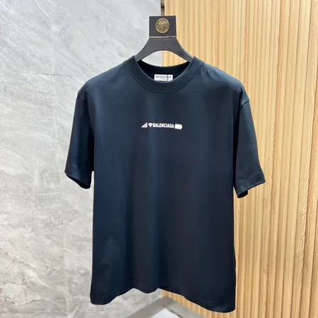 バレンシアガ Tシャツ