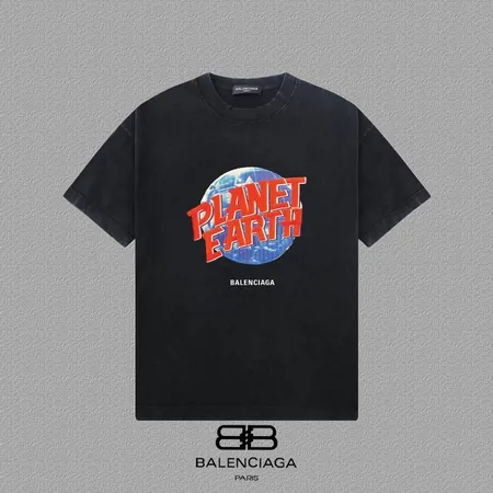 バレンシアガ Tシャツ