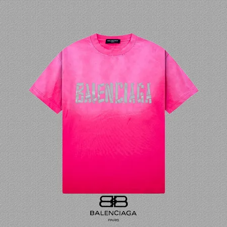 バレンシアガ Tシャツ