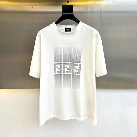フェンディ Tシャツ