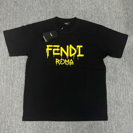 フェンディ Tシャツ