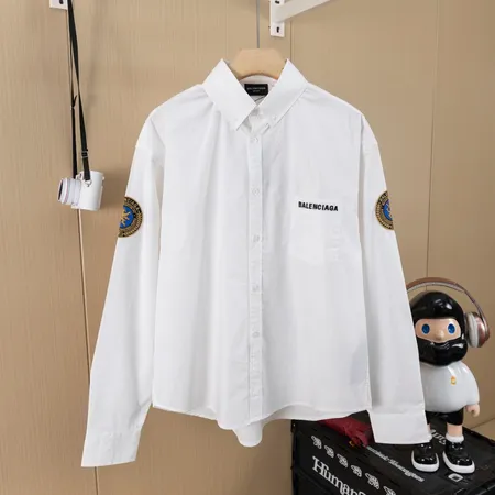 バレンシアガ Tシャツ