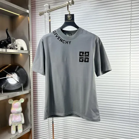 ジバンシィ Tシャツ