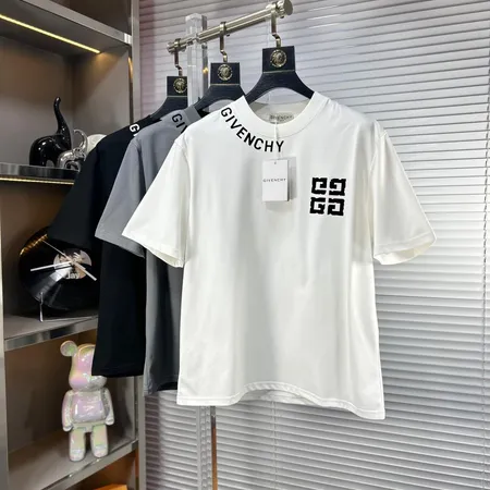ジバンシィ Tシャツ
