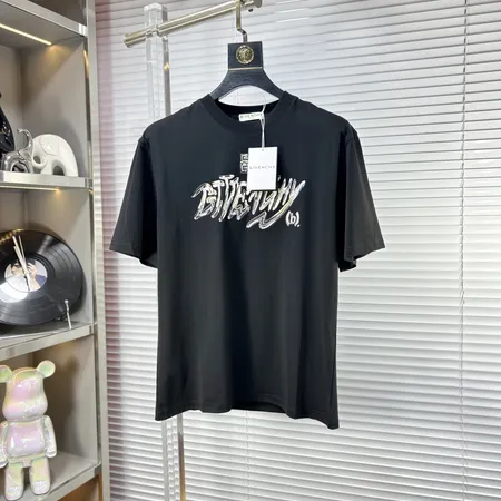 ジバンシィ Tシャツ