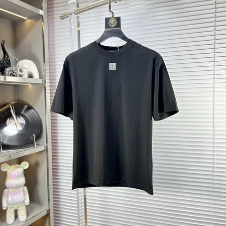 ジバンシィ Tシャツ