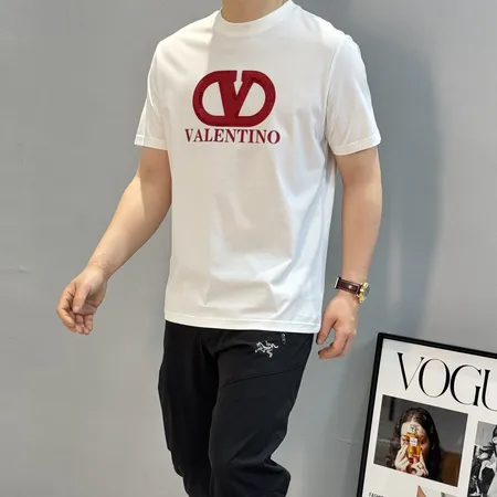 ヴァレンティノ Tシャツ